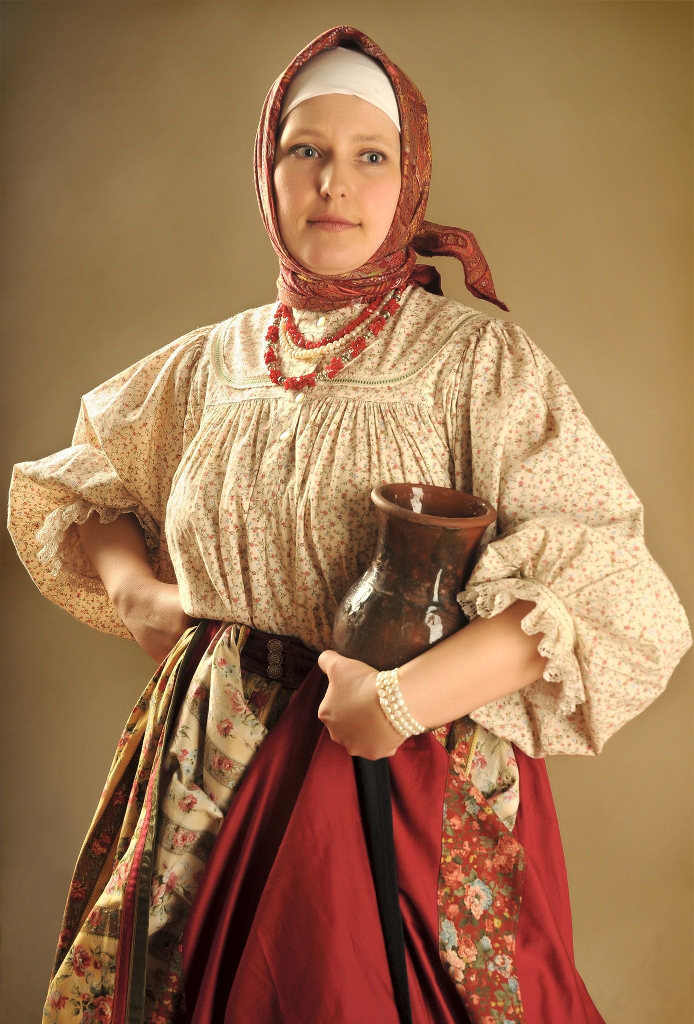 Girls in Slavic costumes in Chelyabinsk