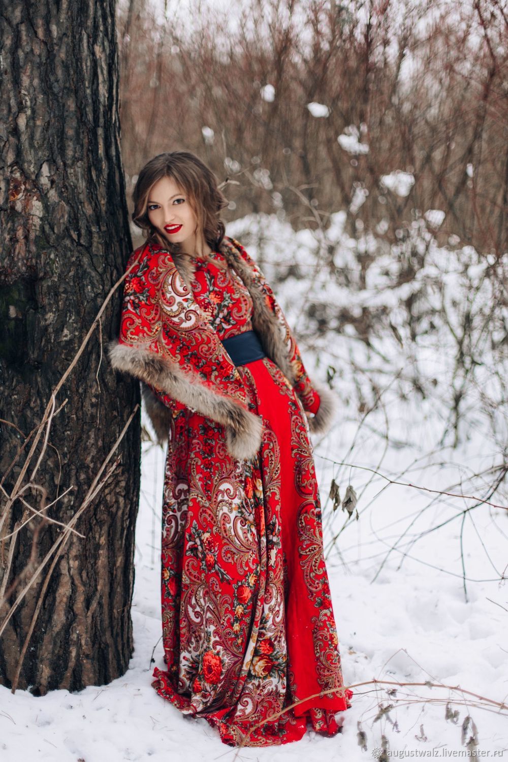Photo Girls in Slavic costumes in Chelyabinsk